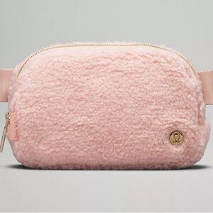 New pink lululemon everywhere belt bag 1l fleece pink
